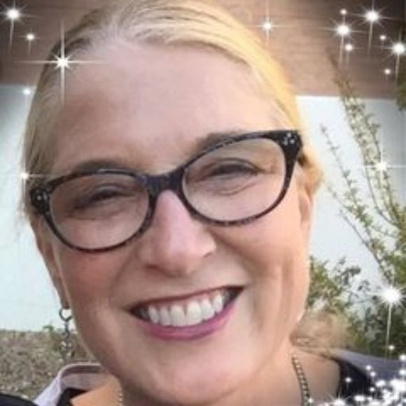 Meet your Posher, Laurie - Picture 1 of 2